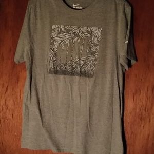 Nike tee